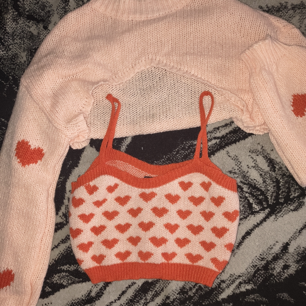Heart Patterned Knit Crop Top and Sweater Set